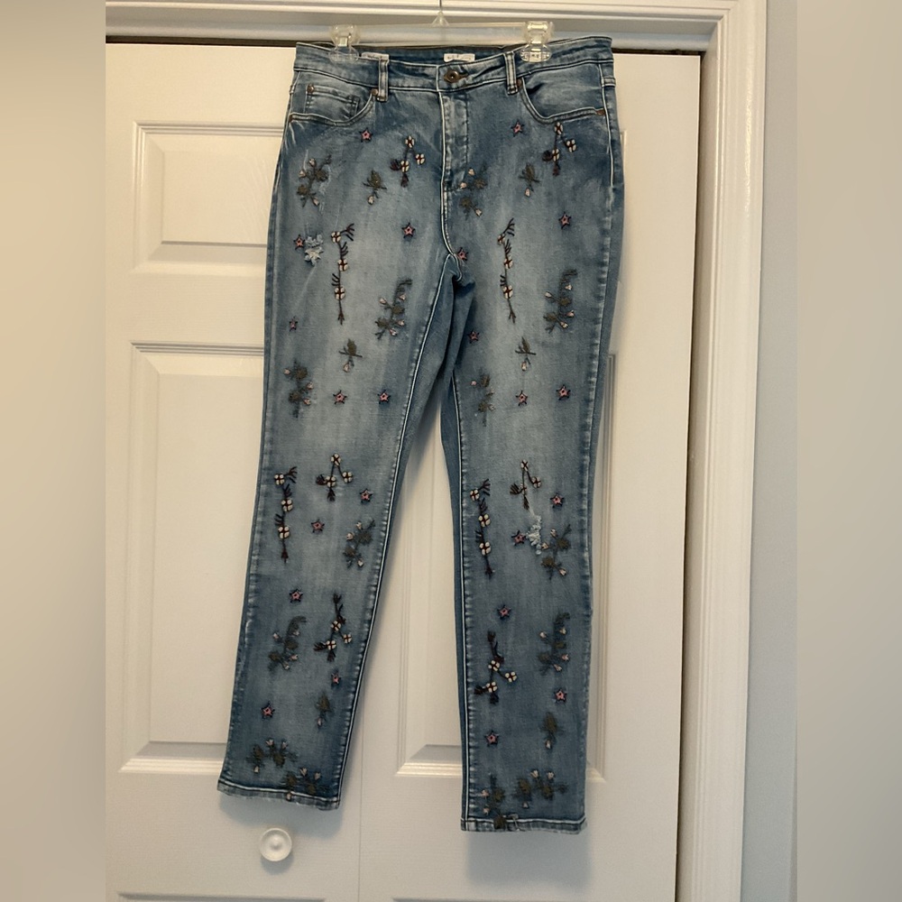 EUC Tribal Jeans Embellished Boyfriend Jeans size 12